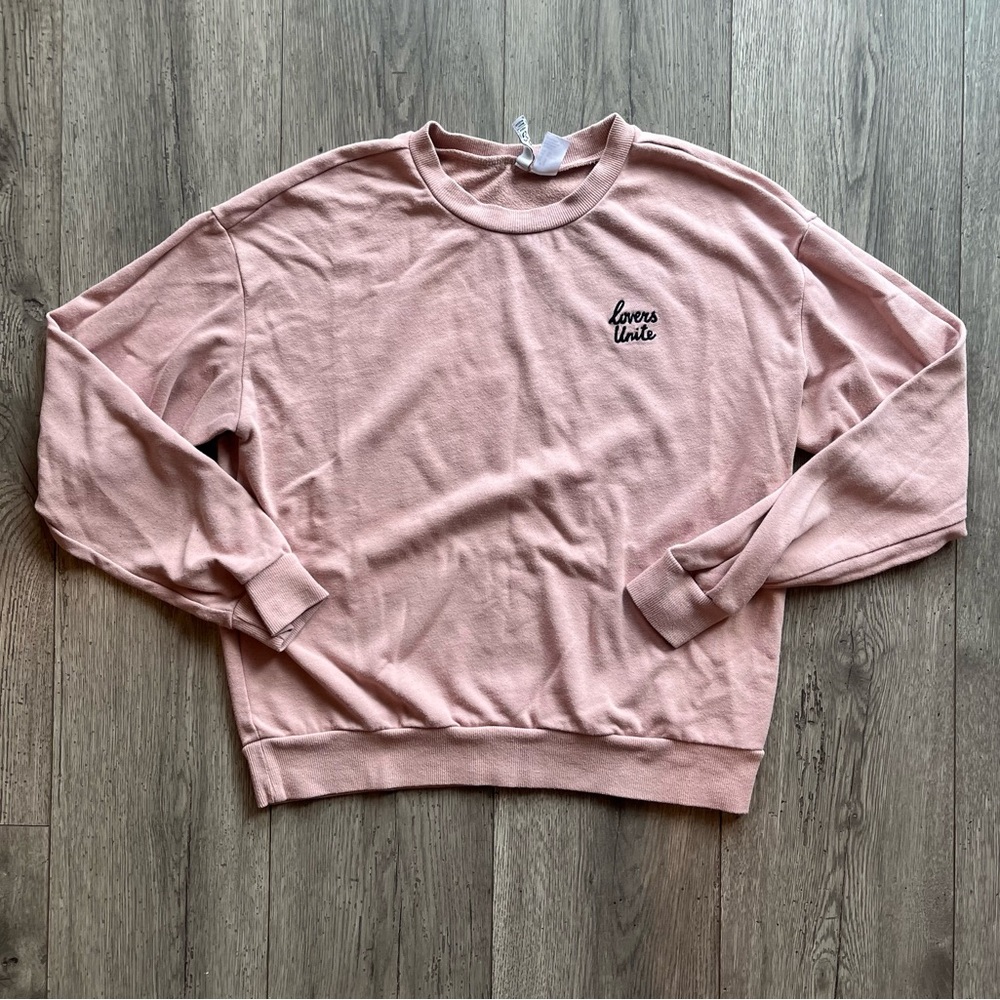 Divided H&M Lover’s Unite Women’s Long Sleeve Crewneck Sweatshirt Pink Small